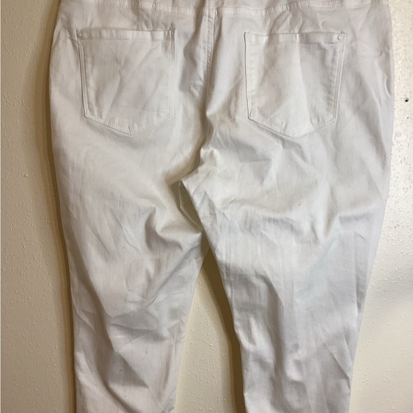 Darcy By Dorothy Perkins NWT Women’s Size 16 White Jeans Distressed - Picture 4 of 10
